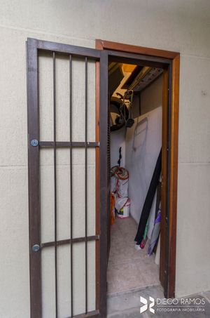 Image 33 - 203212