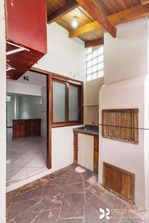 Image 33 - 203215