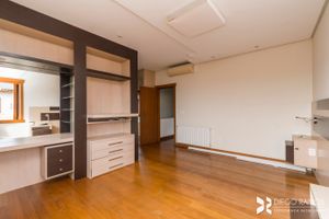 Image 15 - 203297