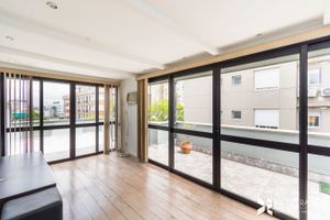 Image 3 - 203341