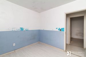 Image 10 - 203345