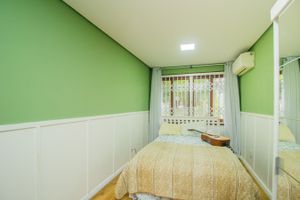 Image 7 - 203347