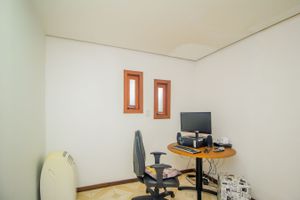 Image 17 - 203347
