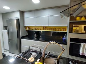 Image 4 - 203355