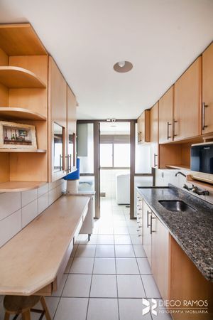 Image 22 - 203357