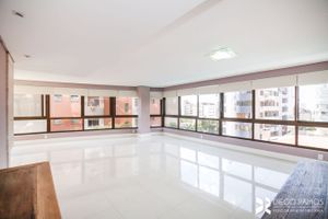Image 3 - 203405