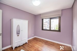 Image 19 - 203405