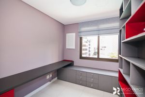 Image 31 - 203405