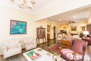 Image 11 - 203463