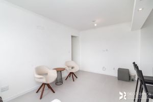 Image 4 - 203468