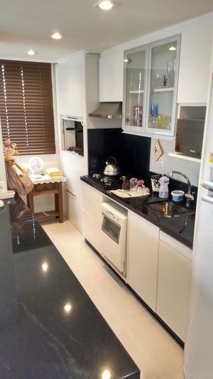 Image 3 - 203500