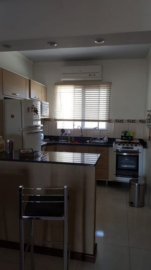 Image 27 - 203508