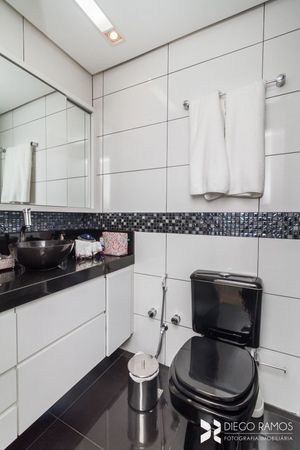 Image 34 - 203545