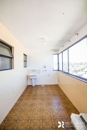 Image 32 - 203564