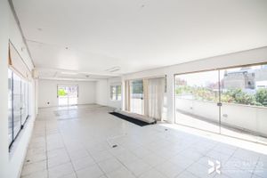 Image 3 - 203603