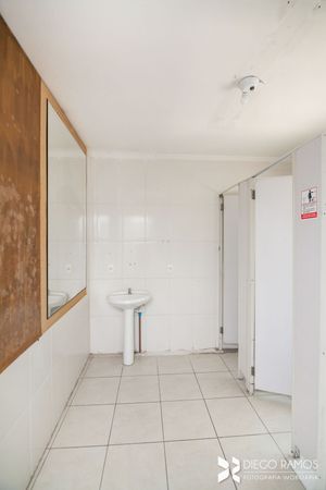 Image 68 - 203603