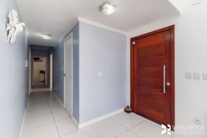 Image 33 - 203637