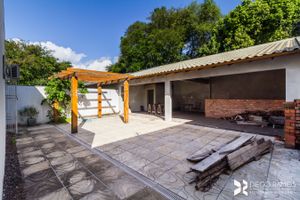 Image 35 - 203637