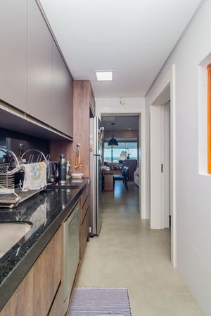 Image 22 - 203650