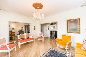 Image 3 - 203743