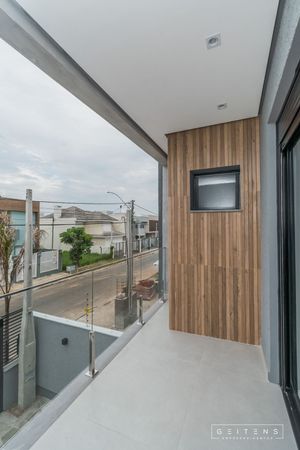 Image 32 - 203746