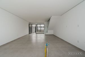 Image 5 - 203746