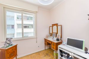 Image 10 - 203757