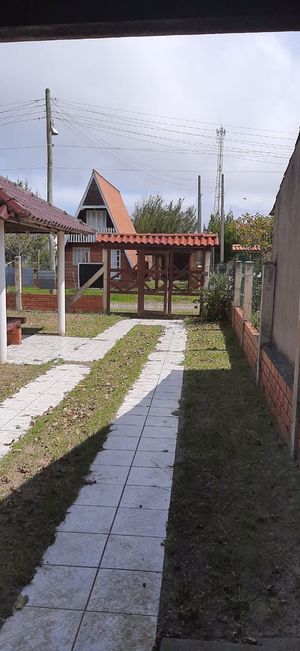 Image 7 - 203796