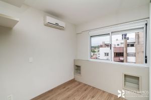 Image 10 - 203806