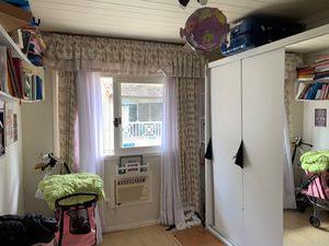 Image 10 - 203820