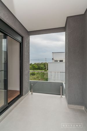 Image 12 - 203829