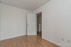 Image 15 - 203829