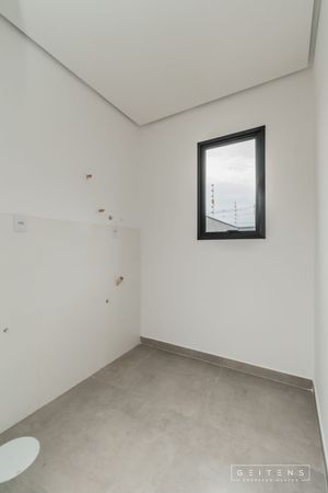 Image 28 - 203829
