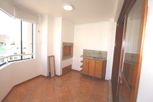 Image 19 - 203932