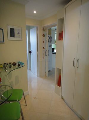 Image 8 - 203945