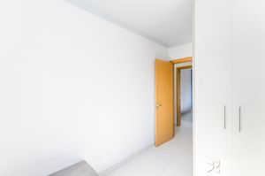 Image 15 - 203947