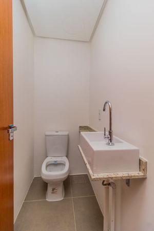 Image 4 - 203967