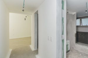 Image 31 - 203988