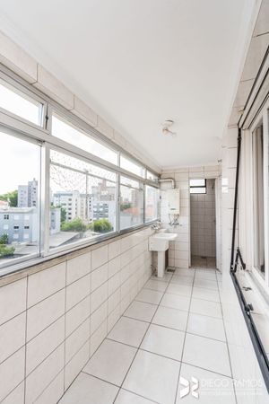 Image 32 - 203991