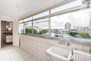 Image 33 - 203991