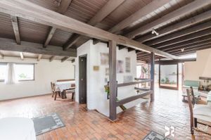 Image 18 - 203993