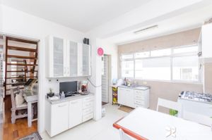 Image 15 - 203993