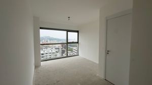 Image 7 - 203996