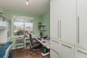 Image 22 - 204006