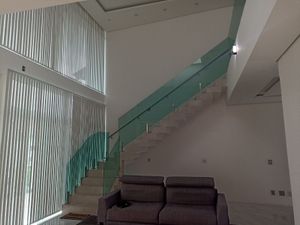 Image 7 - 204009