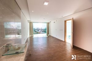 Image 34 - 204009