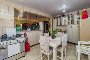 Image 29 - 204045