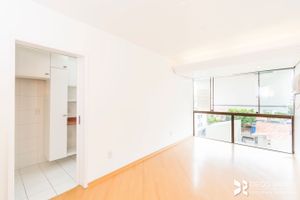 Image 4 - 204100