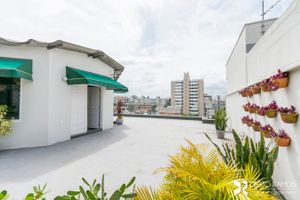 Image 22 - 204100