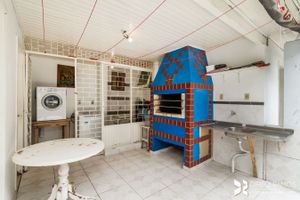 Image 30 - 204223